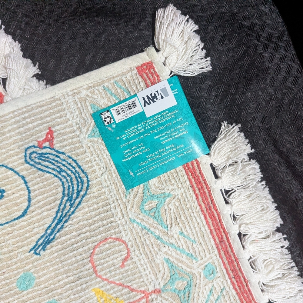 Pioneer Woman Mazie Medallion Tassel Arctic White Bath Rug. - Picture 5 of 5